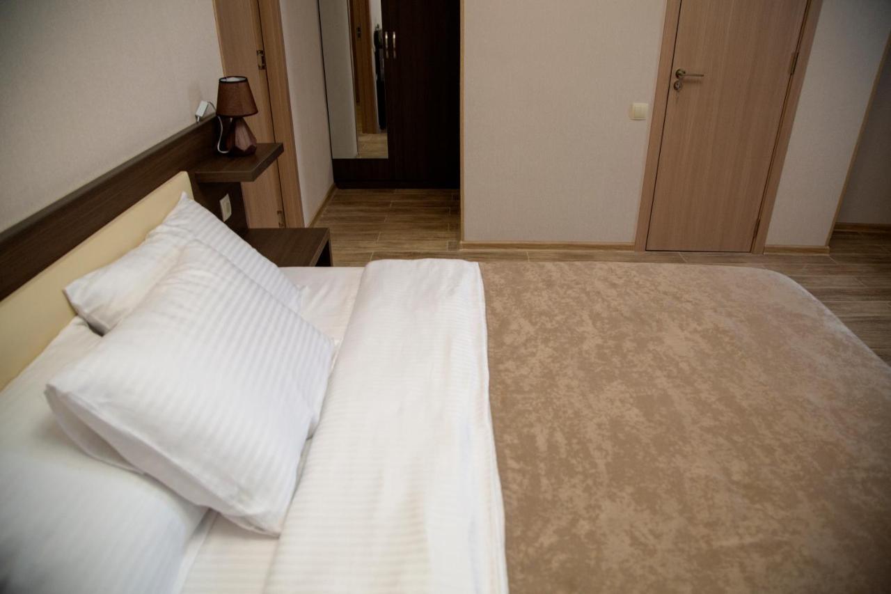 Family Hotel Triston Tbilisi Eksteriør bilde
