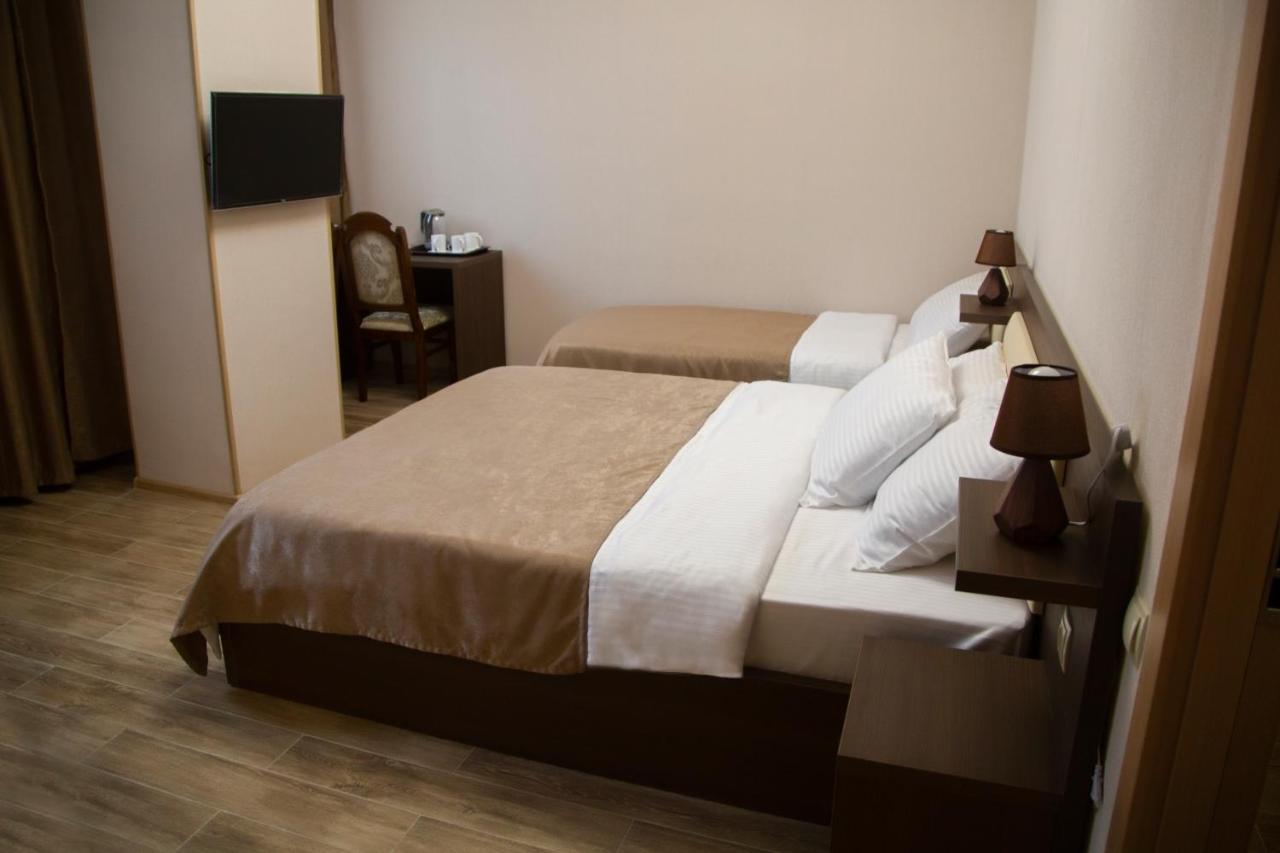 Family Hotel Triston Tbilisi Eksteriør bilde