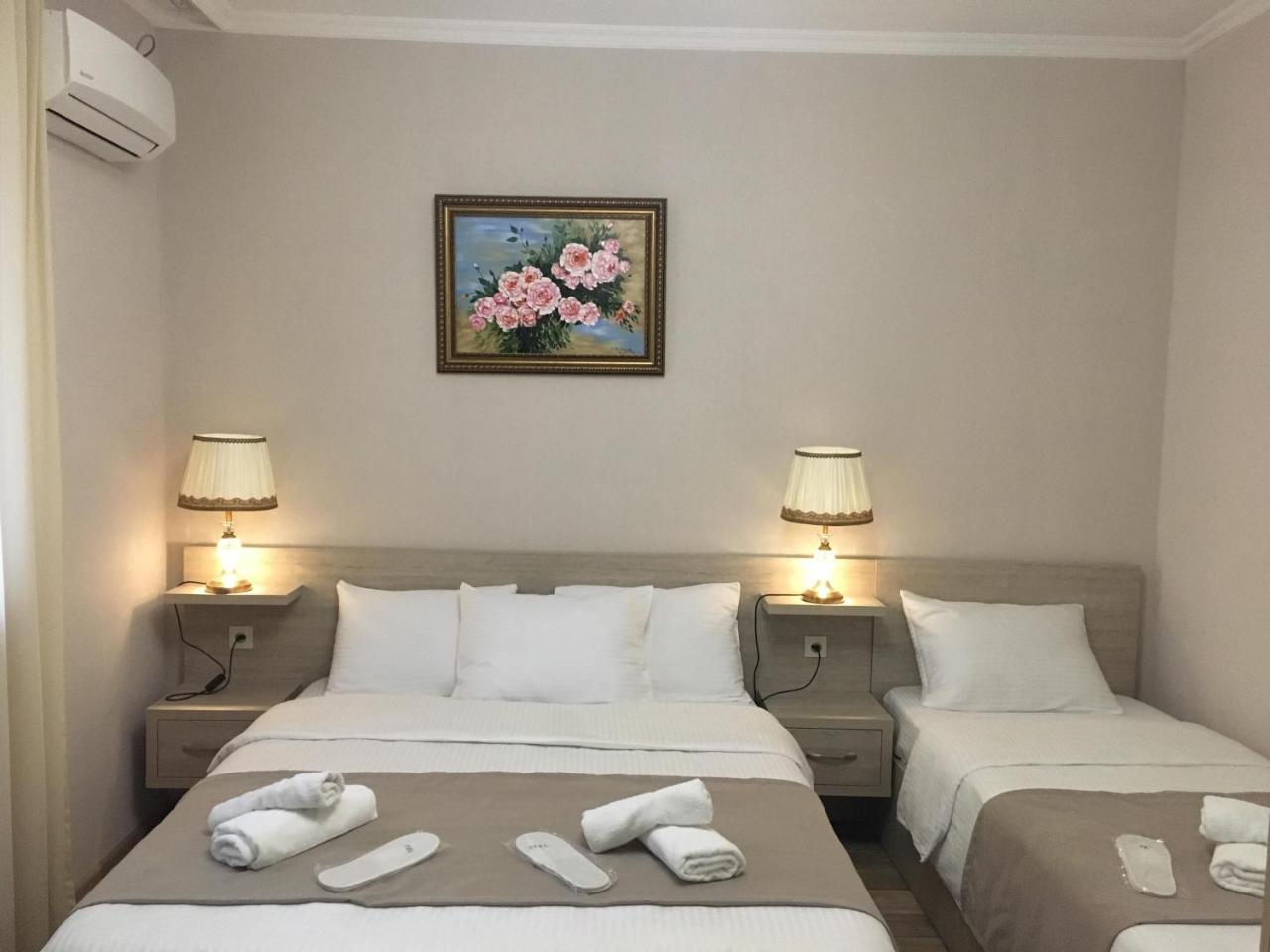 Family Hotel Triston Tbilisi Eksteriør bilde