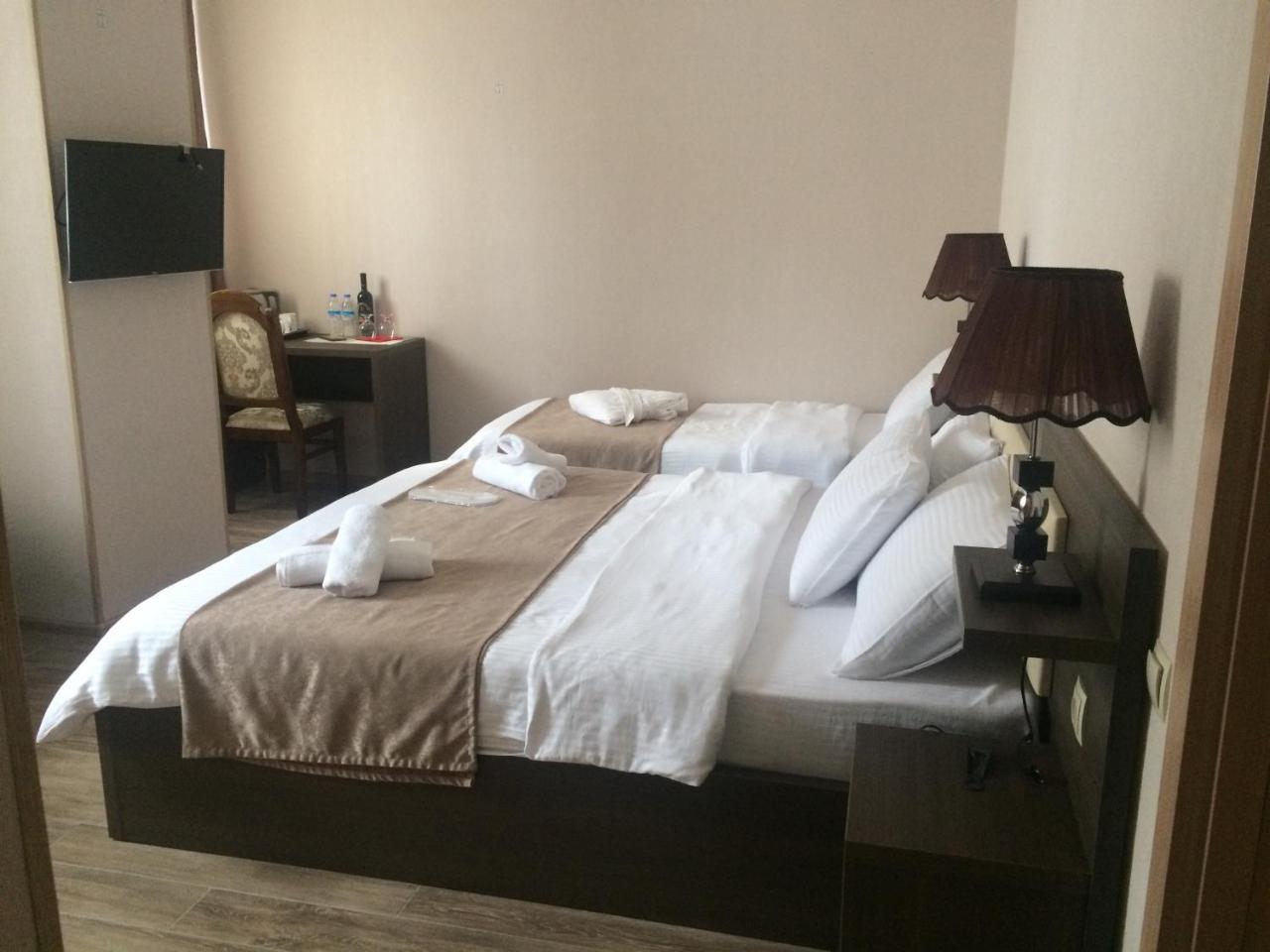 Family Hotel Triston Tbilisi Eksteriør bilde