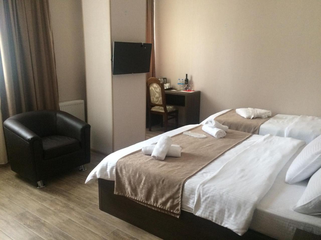 Family Hotel Triston Tbilisi Eksteriør bilde